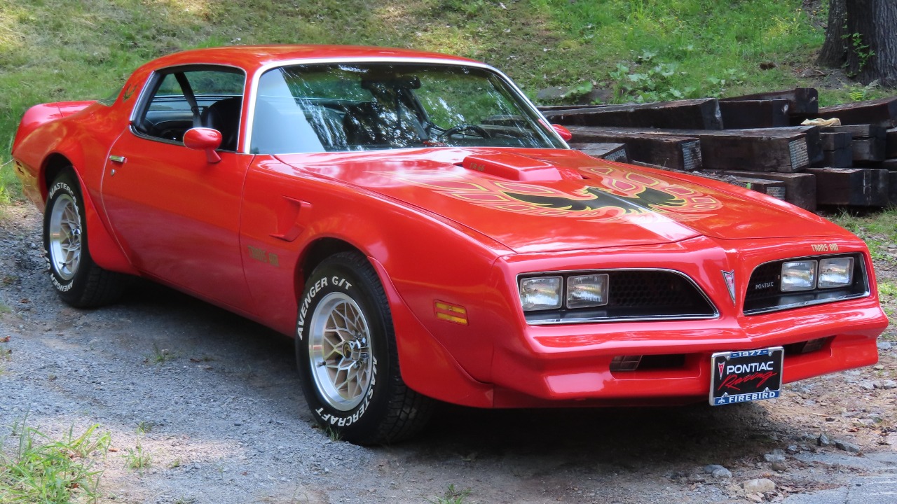 8 Pontiac performance cars that still impress enthusiasts today