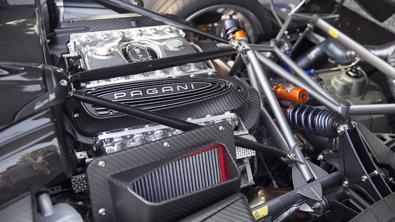 Pagani Huayra's M158 Twin-Turbo V12