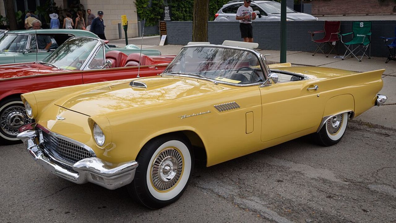 1957 Ford Thunderbird
