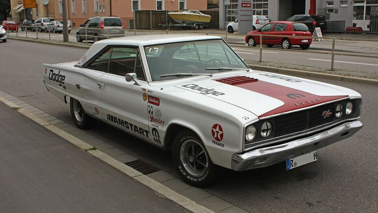 8 factory muscle cars that were faster than anyone admitted