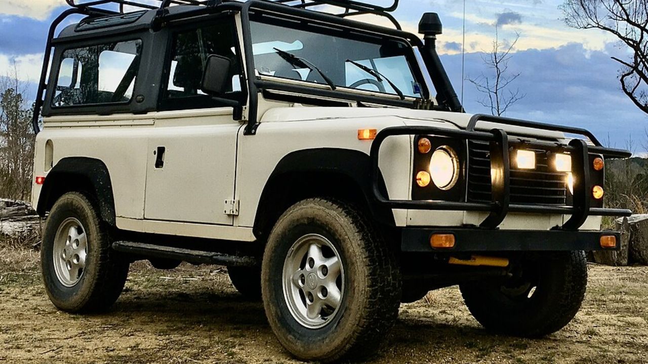 Land Rover Defender 1990