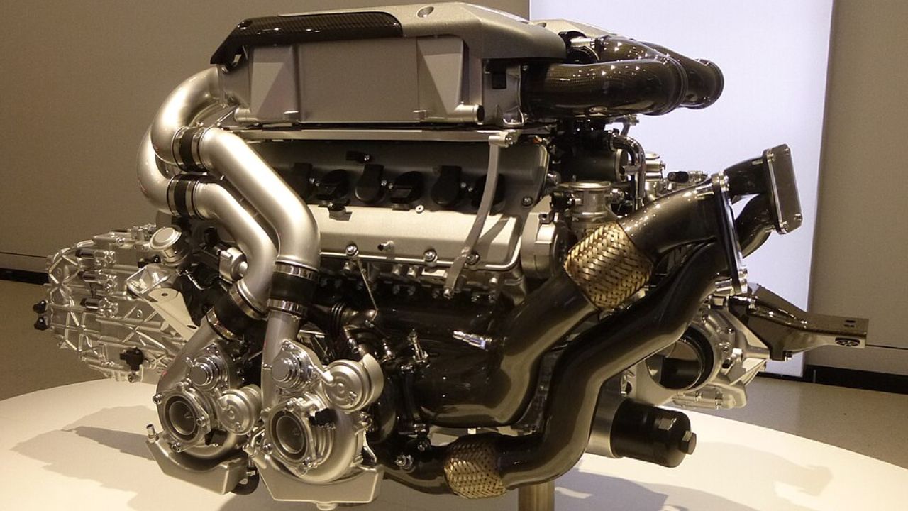 W16 Engine Bugatti Chiron