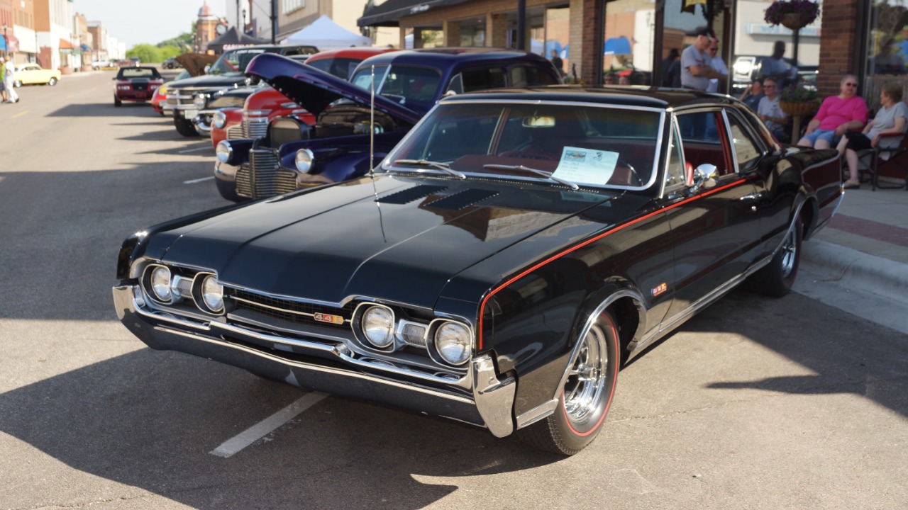 The strange story behind the 1967 Oldsmobile 442