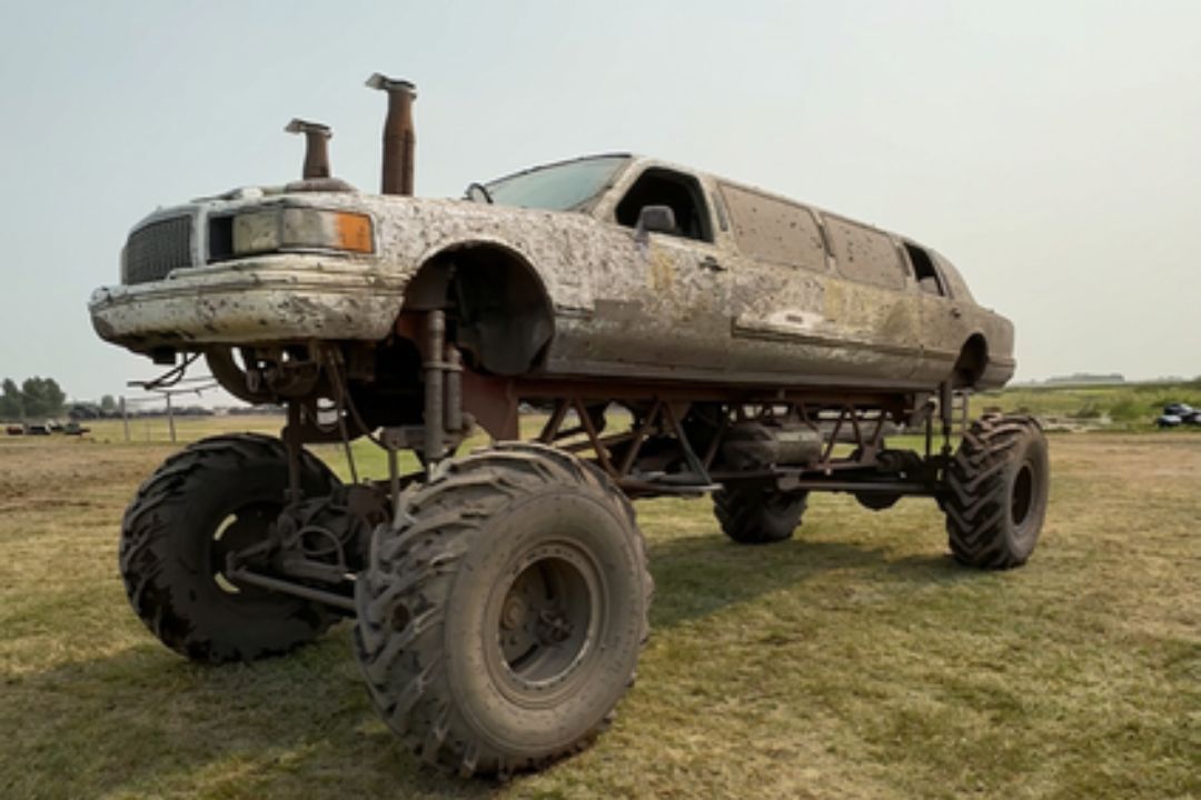 Nothing Says “Limo” Like a 496 Chevy V8 and 5-Ton Axles