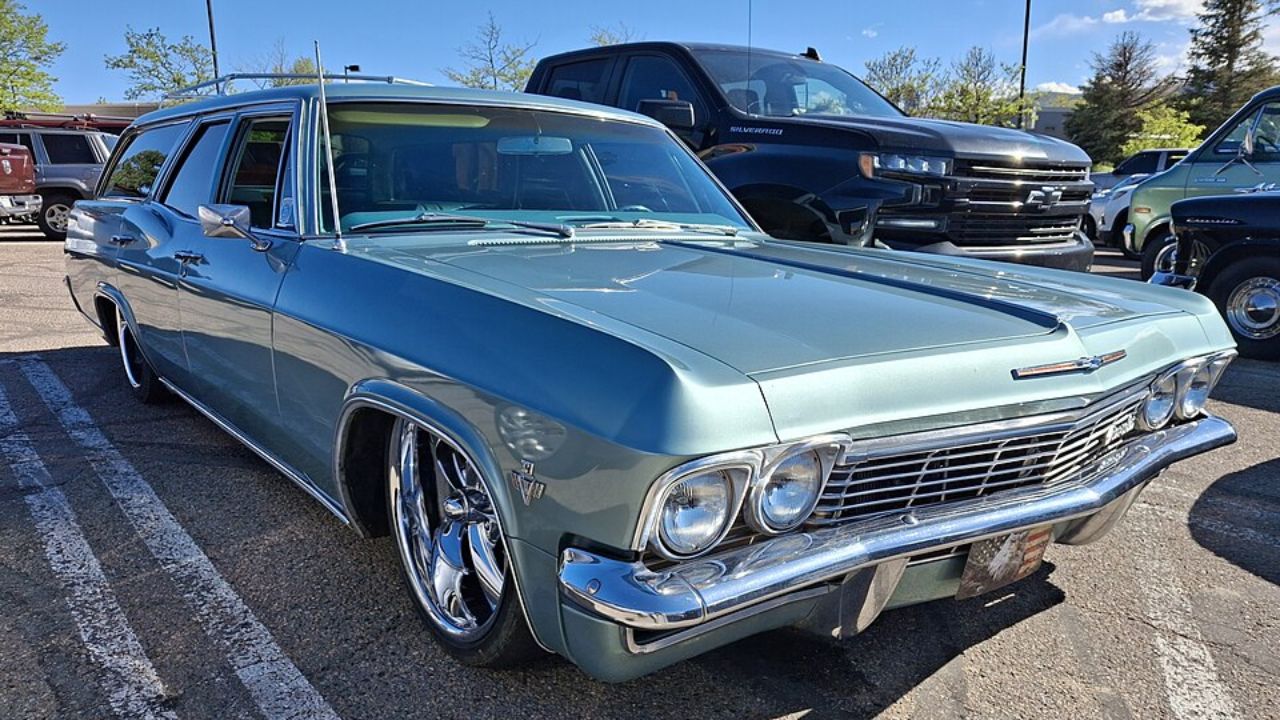 1965 Chevrolet Impala station wagon