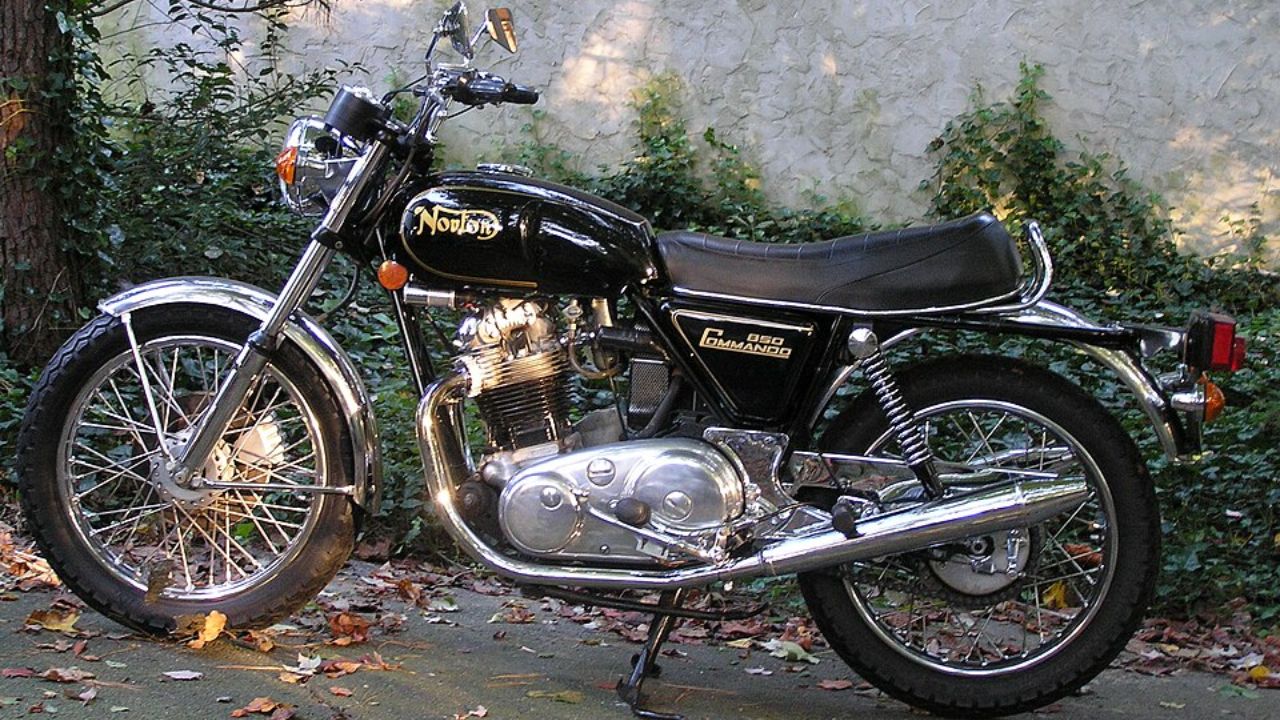 Norton Commando 850