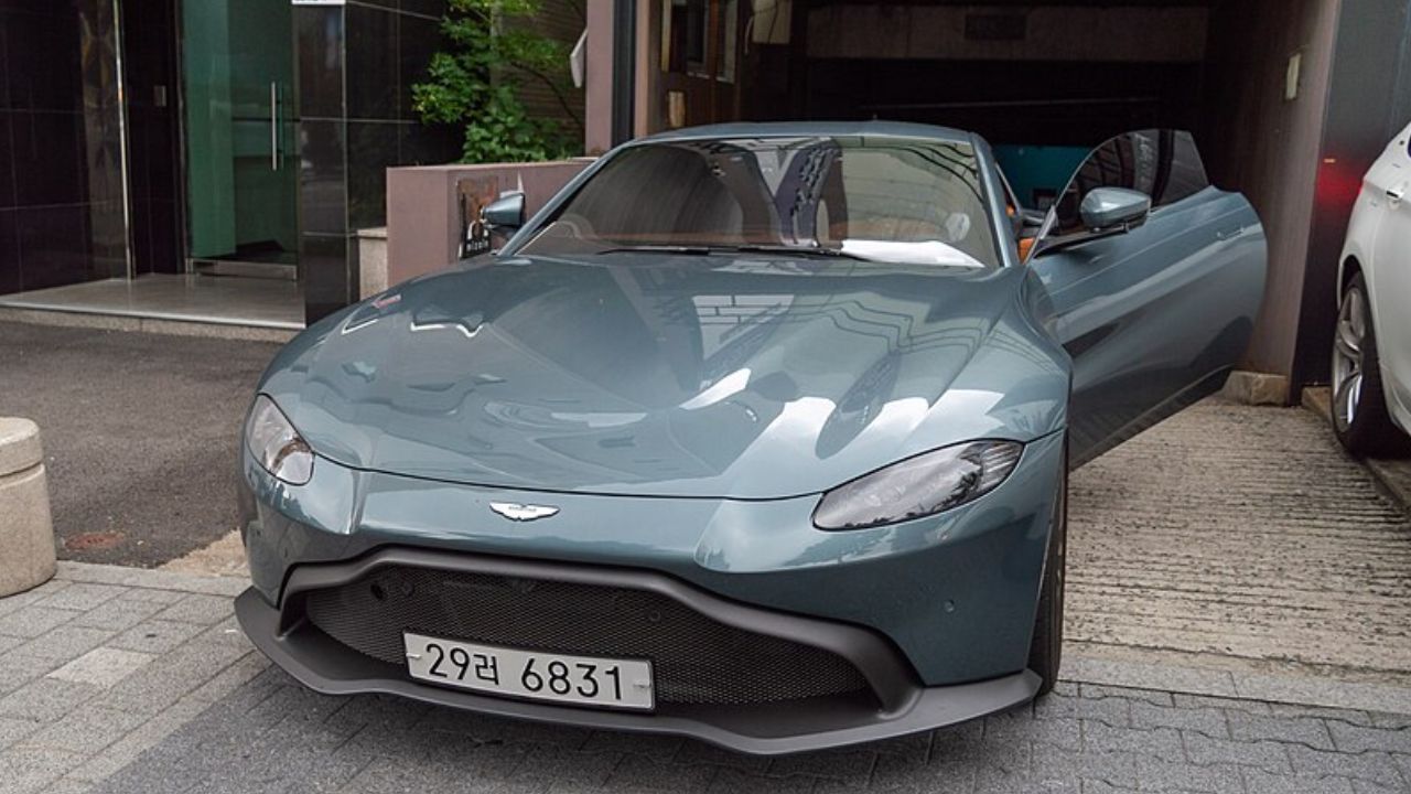 2019 Aston Martin Vantage Roadster