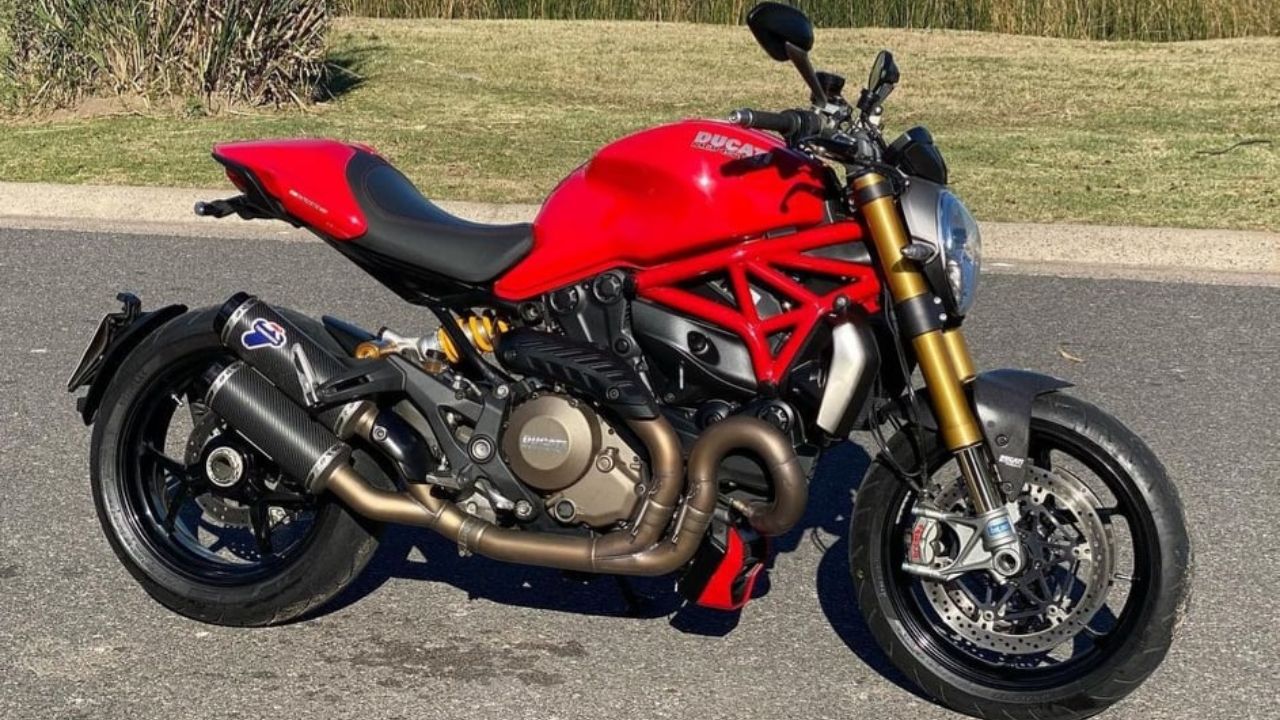 Ducati Monster 1200s