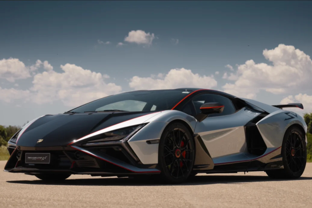 Lamborghini’s New “Pilota” Mode Lets You Dial In How Much Drift You Want… Or How Fast You Hit the Wall