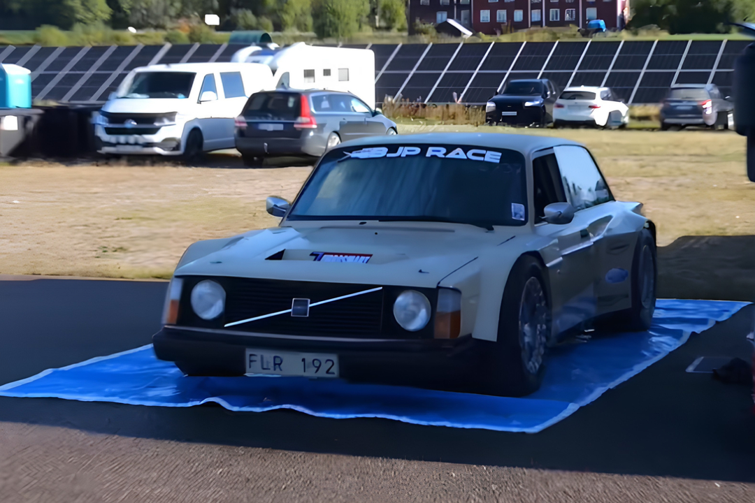 Crazy Swede stuffs a twin-turbo Lambo V10 into a Volvo wagon, immediately takes it drag racing