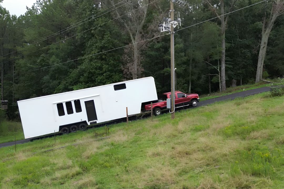 Brothers spend entire summer cutting up a 30-year-old trailer to build their dream rig