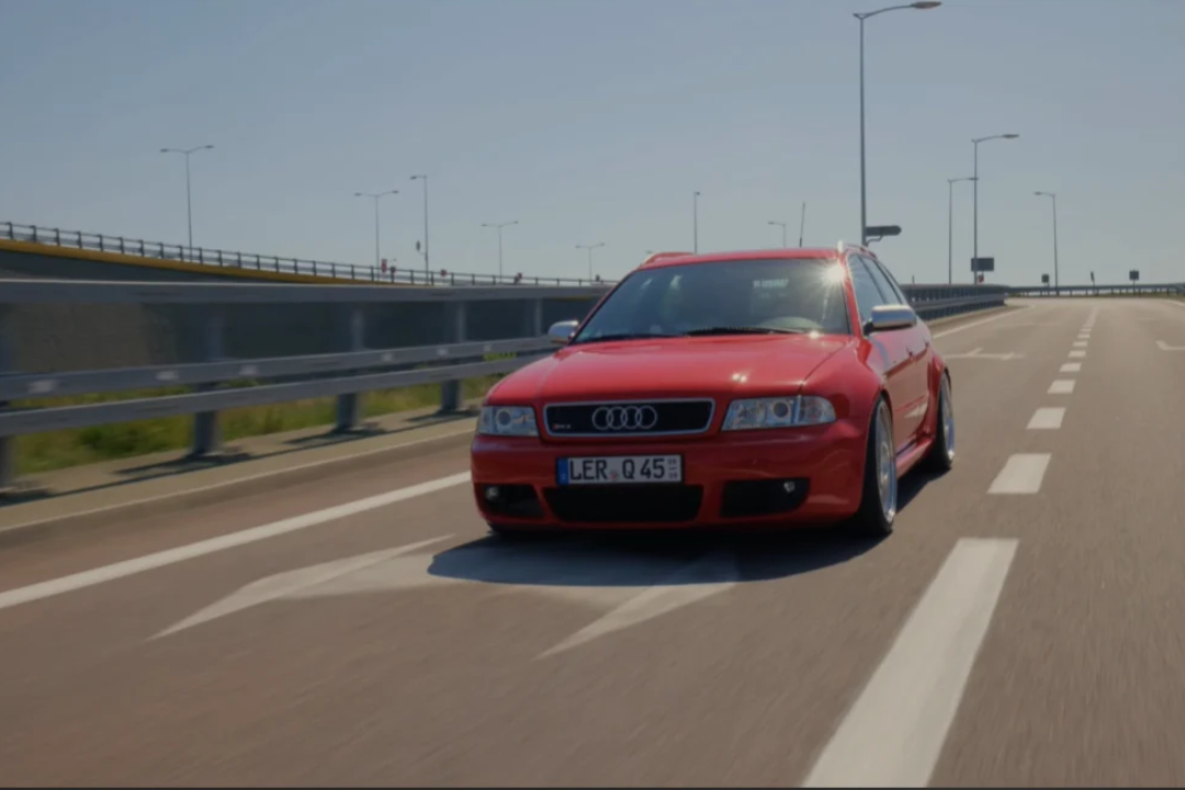 YouTubers blast cabin heater in 98-degree heat just to keep broken B5 Audi RS4 alive