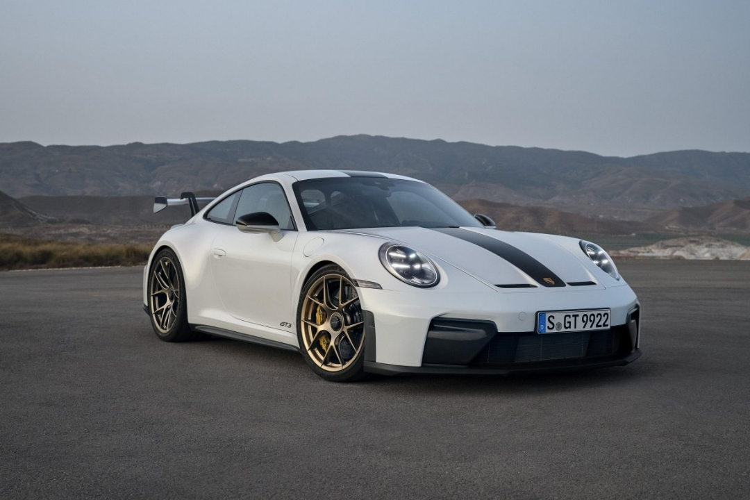 Dealer panic-sold Porsche GT3 $15K under wholesale… buyer’s verdict: it’s not even broken