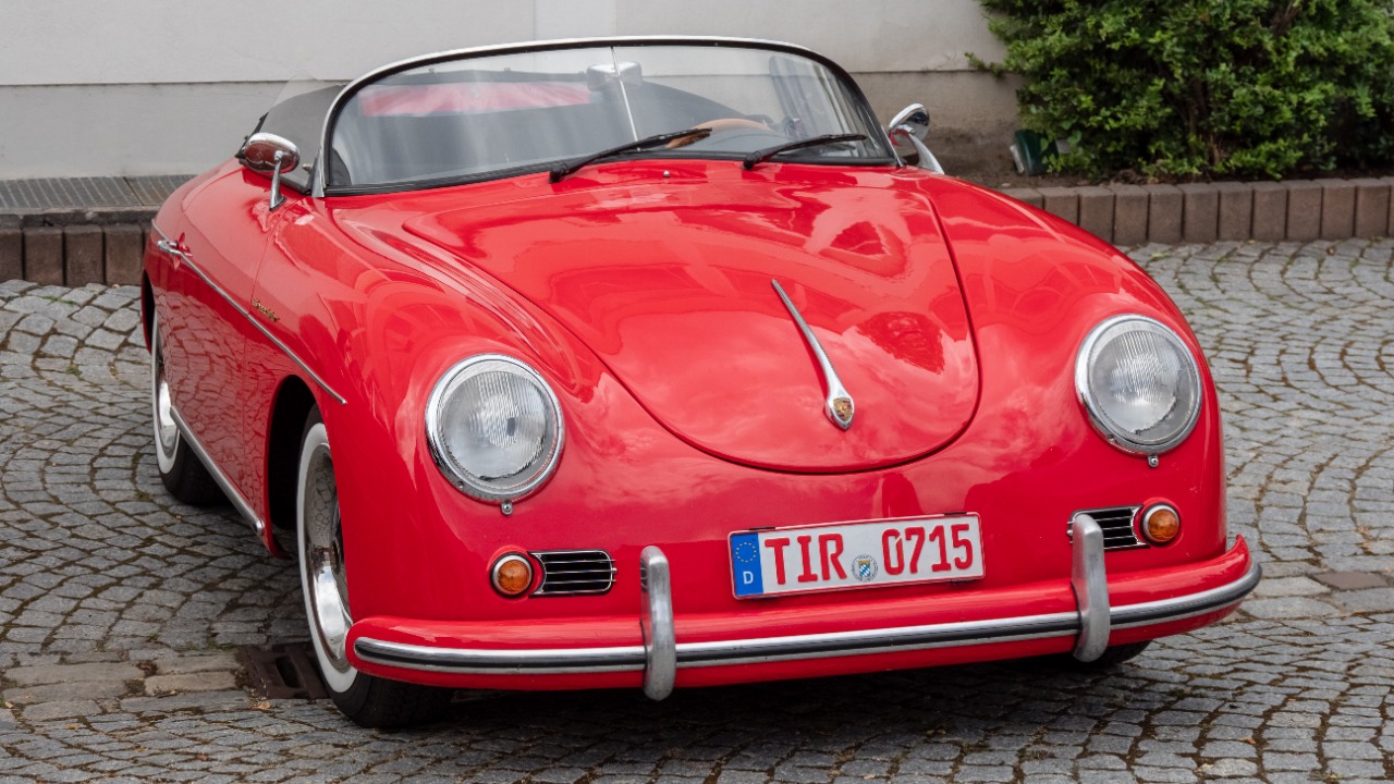 18 vintage roadsters that still stop traffic decades later