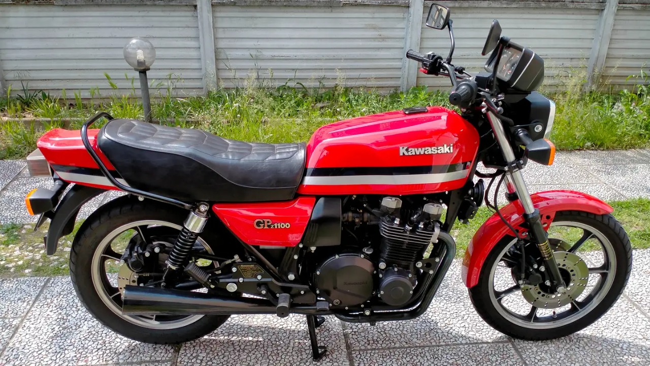 20 vintage motorcycles that feel too dangerous to ride today