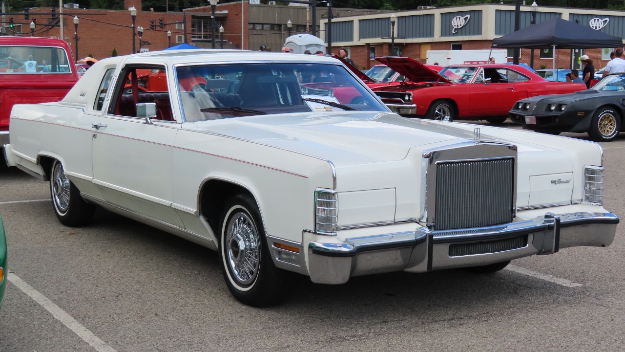8 Lincoln Continentals so massive they redefined American luxury