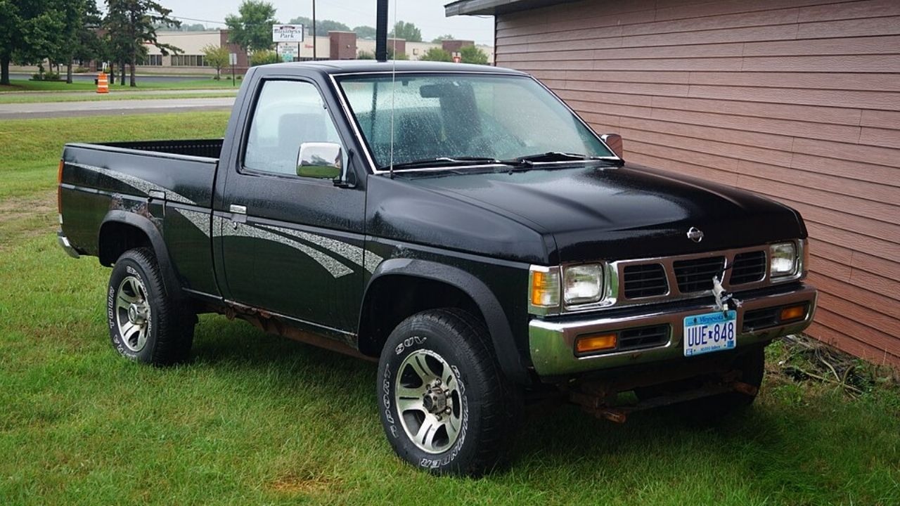 Image Credit: Greg Gjerdingen from Willmar, USA – 1997 Nissan Hardbody Pick-Up, CC BY 2.0, via Wikimedia Commons
