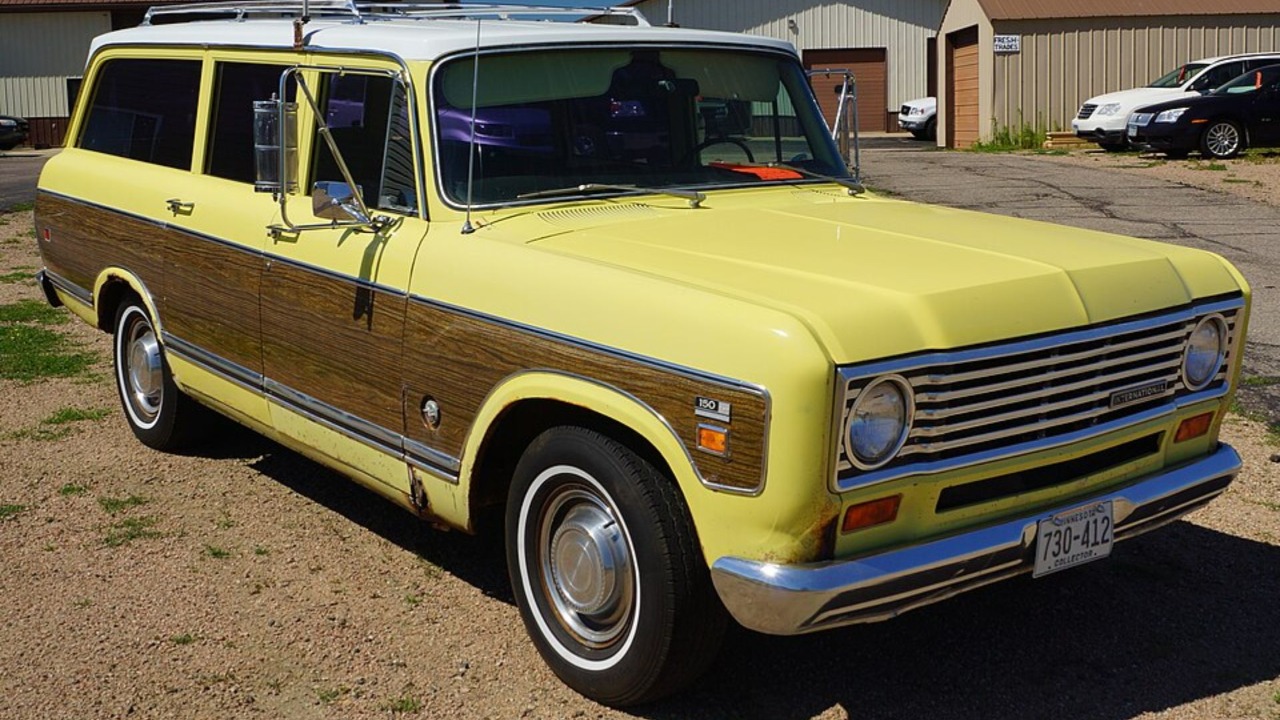 Image Credit: Greg Gjerdingen from Willmar, USA – 1975 International Travelall Custom 150, via https://en.wikipedia.org/ CC BY 2.0
