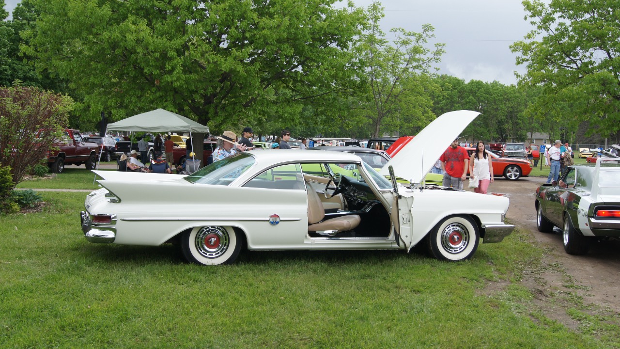 7 Chrysler 300 Letter Cars so powerful they scared their own dealers