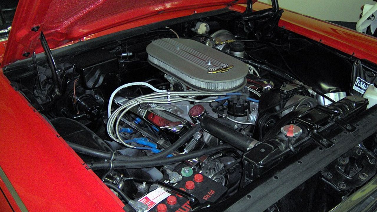 A Ford 427 FE V8