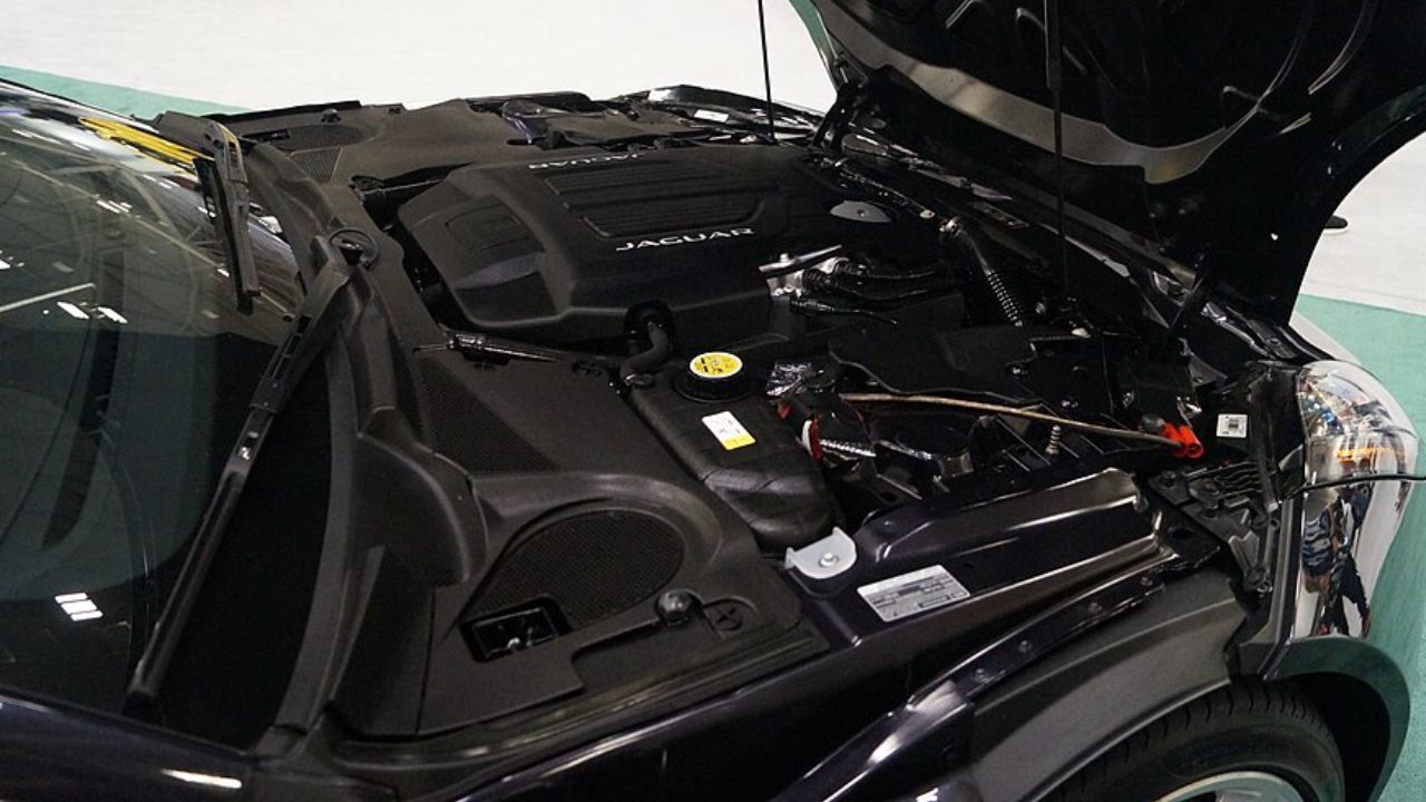 Jaguar F-Type R engine