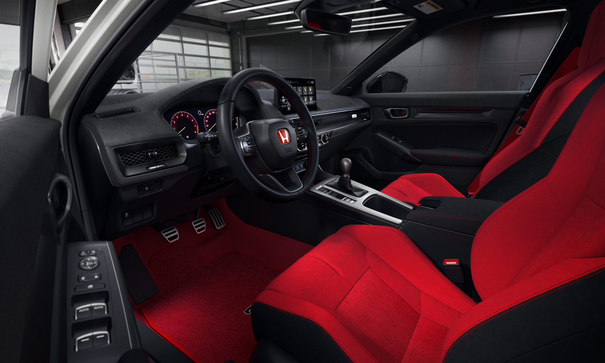 Red front seats in the 2027 Civic Type R