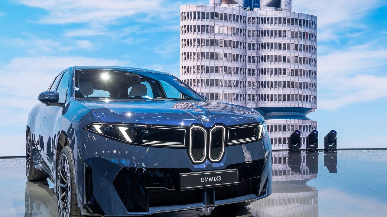 A standard BMW iX3, the Neue Klasse SUV the BMW iX3 M60 is built on