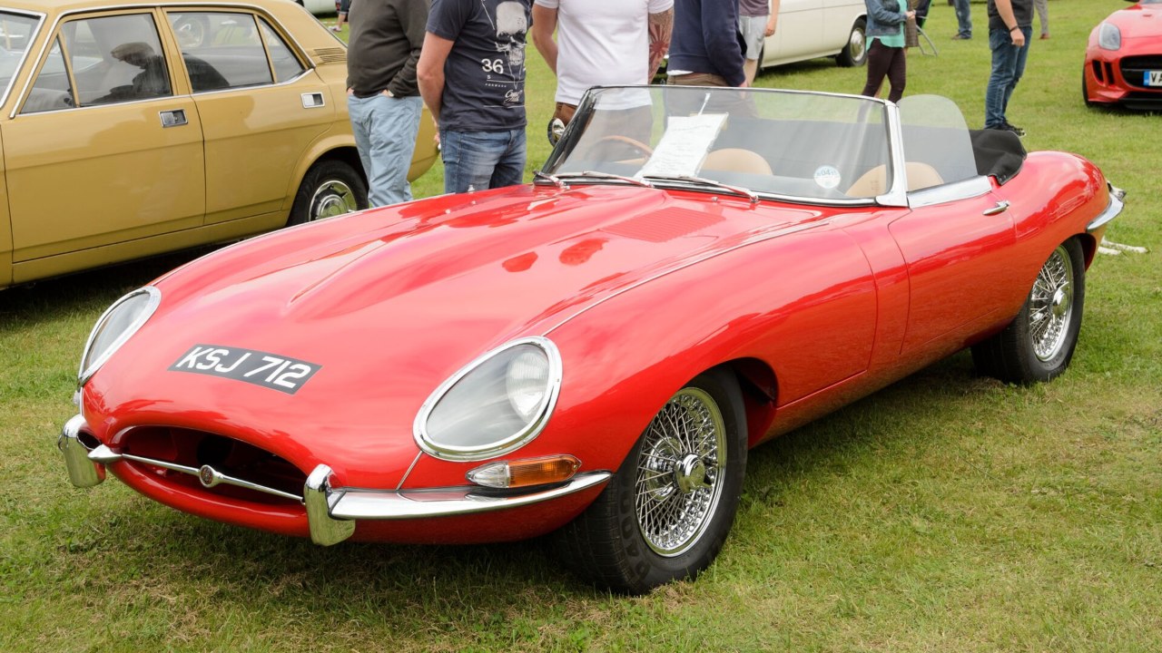 7 Jaguar E-Type versions from the Series 1 to the V12