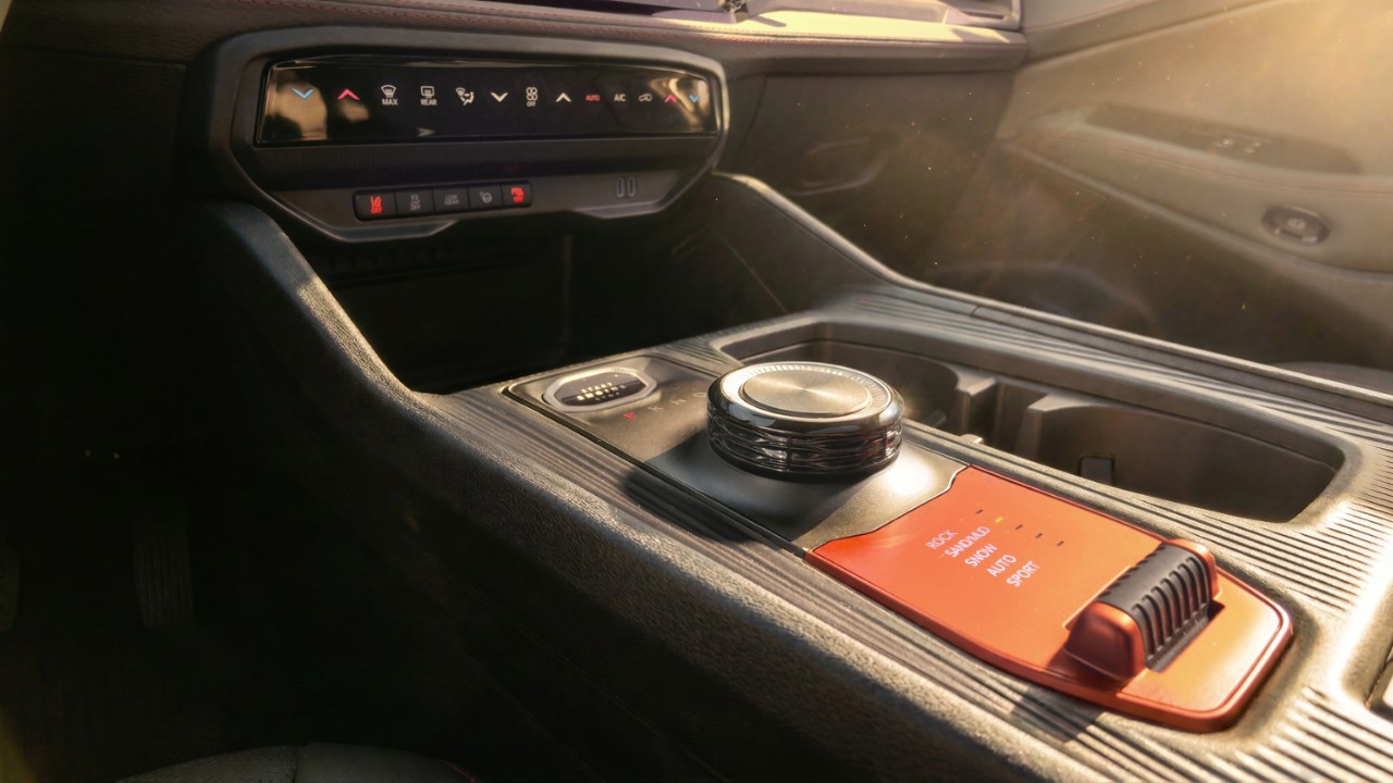 2027 Jeep Cherokee Trailhawk gear selector