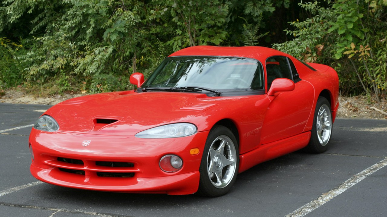 5 Dodge Viper generations and the V10 output each one carried