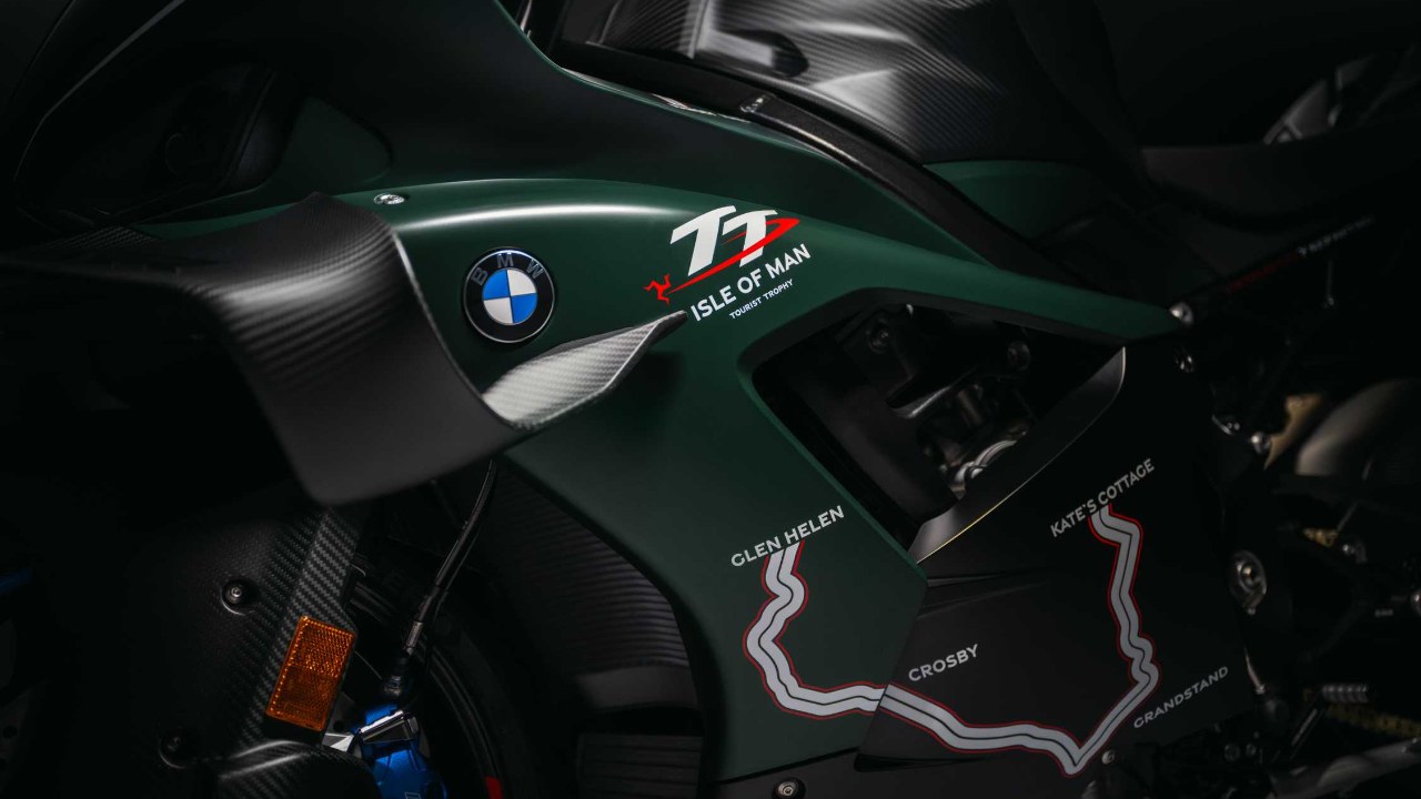 Isle of Man Mountain Course graphic on the M 1000 RR TT edition fairing