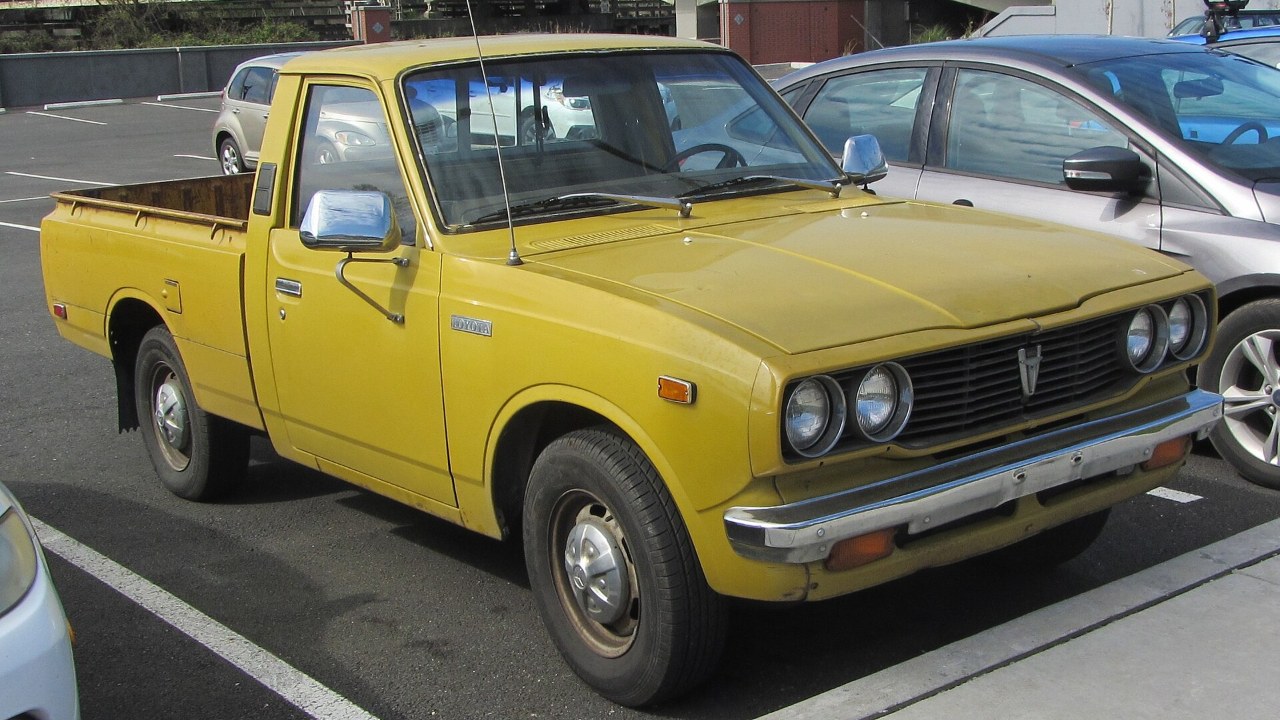 Second-generation Toyota compact pickup