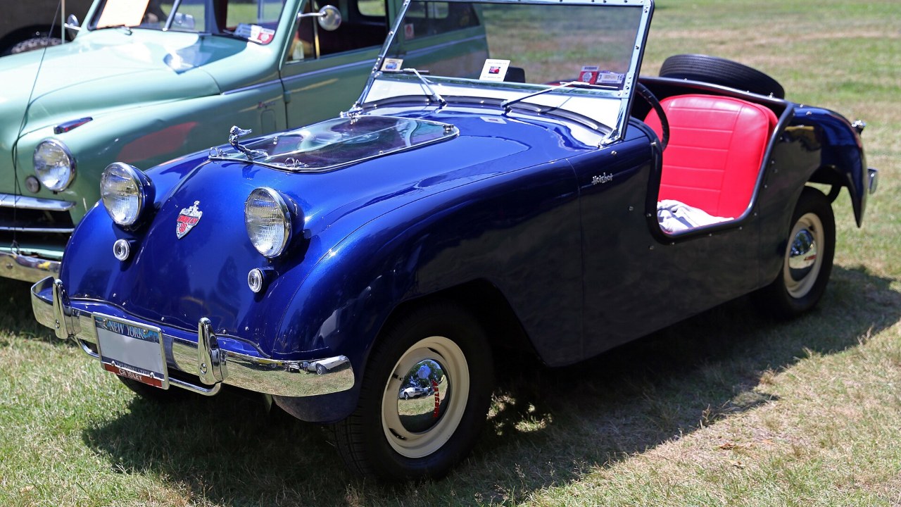 6 Crosley models built between 1939 and 1952, from a $325 convertible to the Hotshot