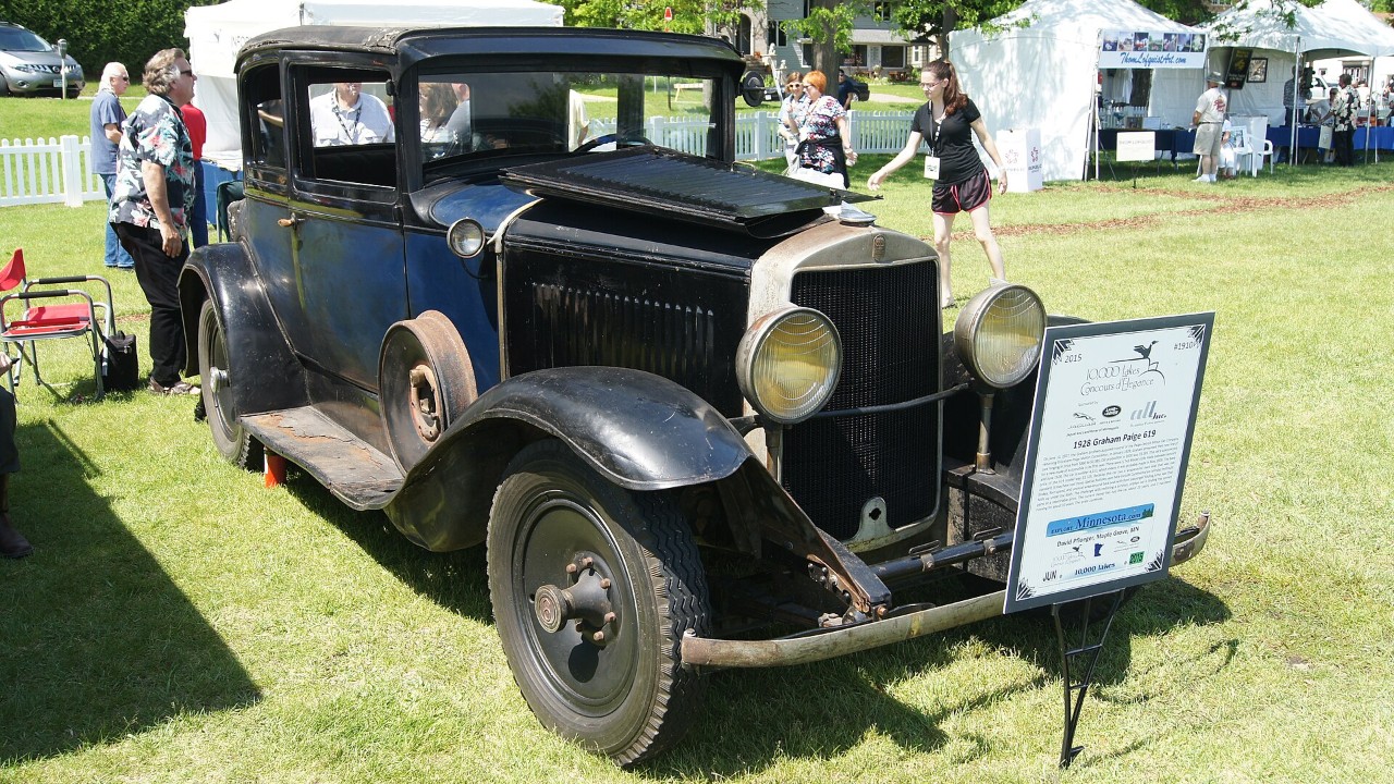 A 1928 Graham-Paige 619