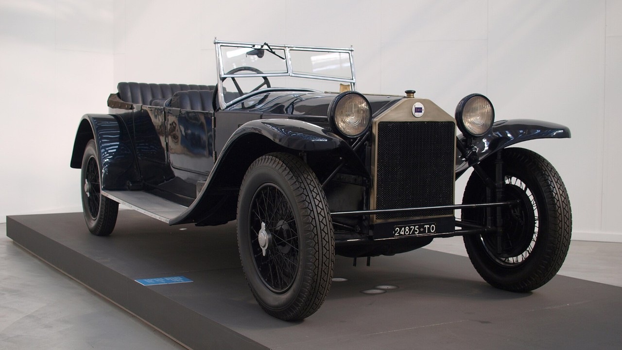 A Lancia Lambda, the first Lancia flagship on this list