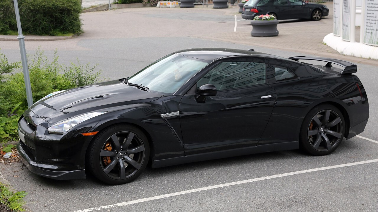 A black 2009 Nissan GT-R (R35)