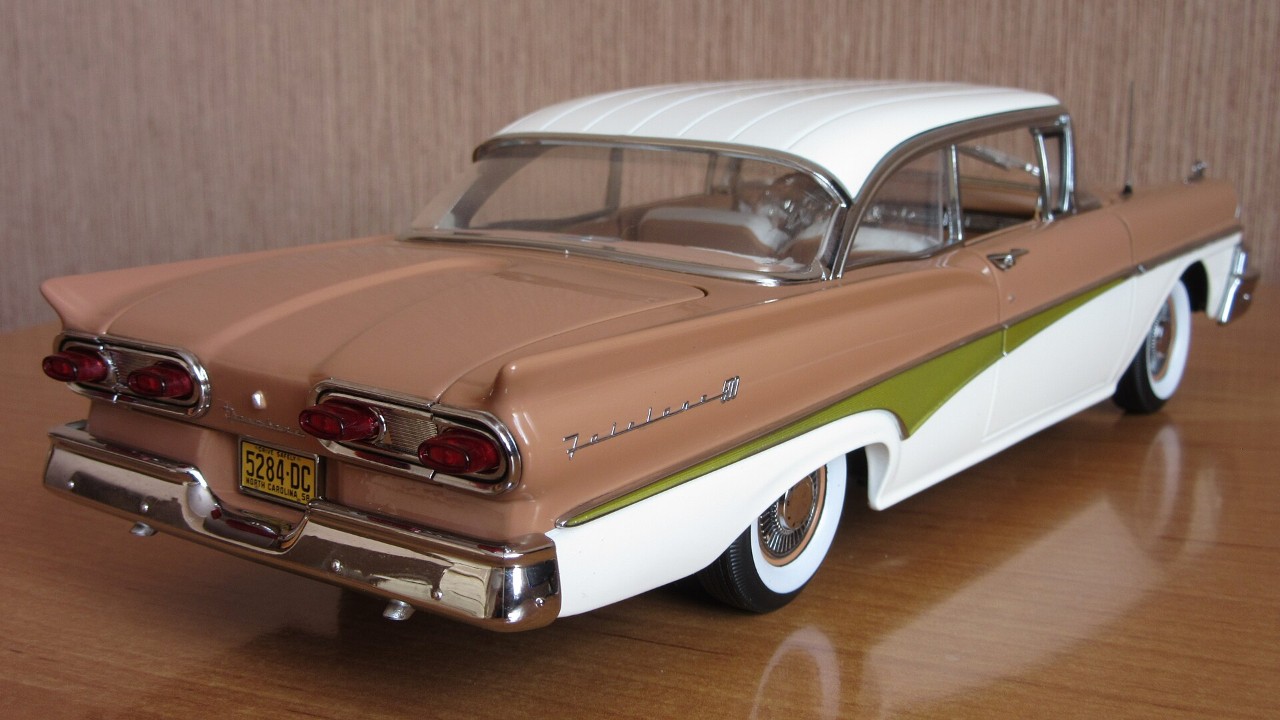 A 1958 Ford Fairlane 500, the line that offered Ford-Aire