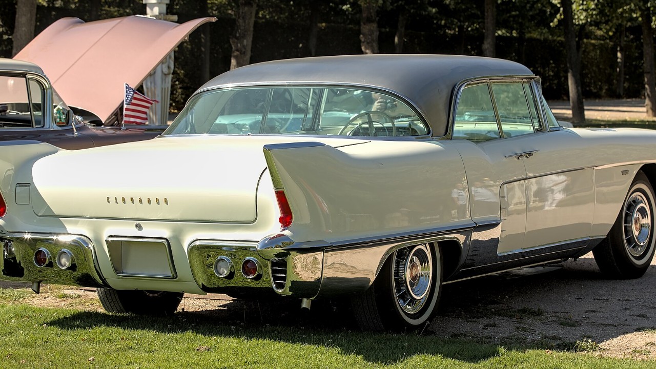 8 American cars that offered factory air suspension for 1958, from Chevy’s Level Air to Ford-Aire