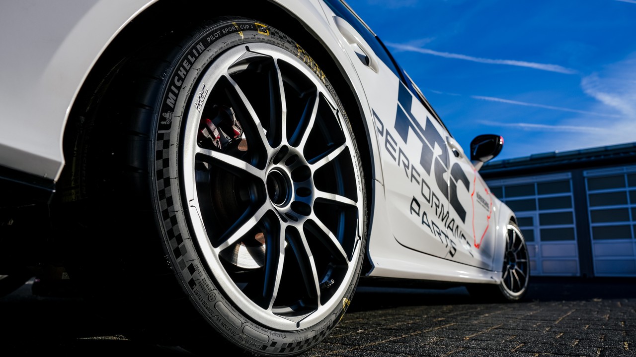 Honda’s first HRC parts include a 20.8-lb forged Civic Type R wheel that’s 5.5 lb lighter than stock