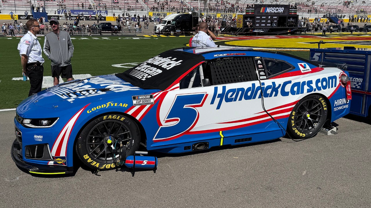 Kyle Larson came from 11th on the last lap to win at Talladega by 0.041 seconds as Chevrolet swept the top six