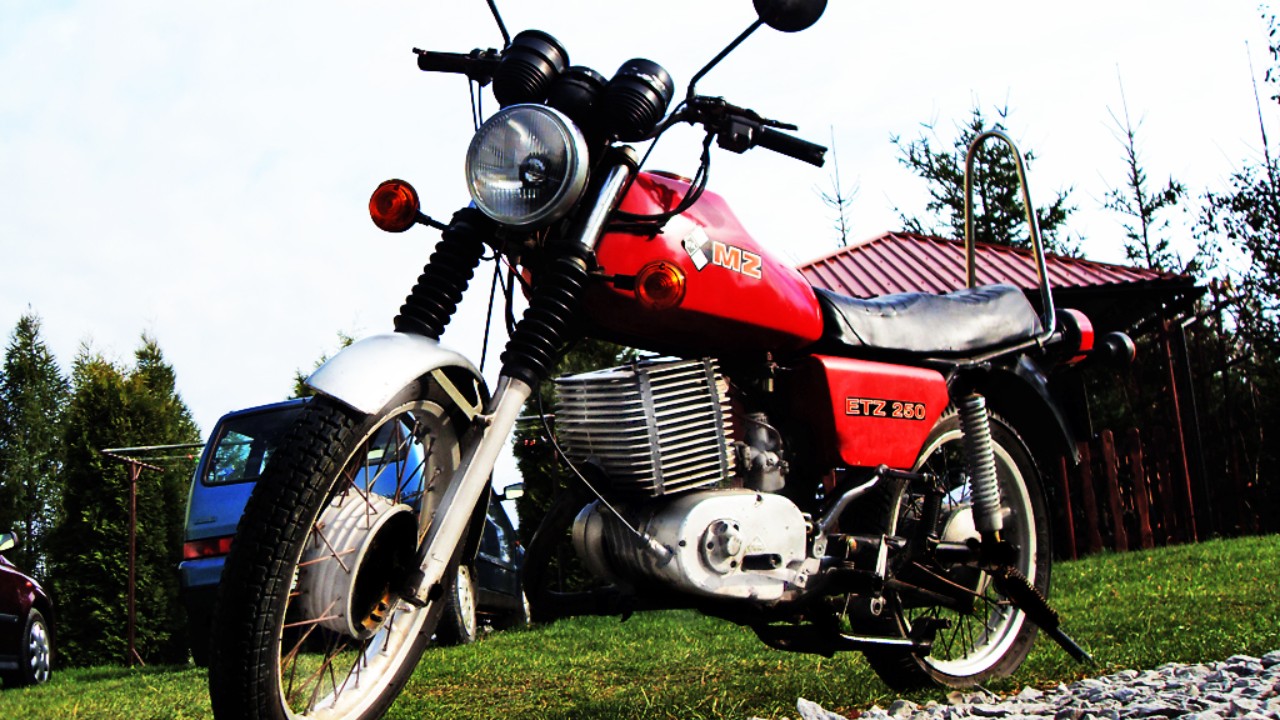 An MZ ETZ 250