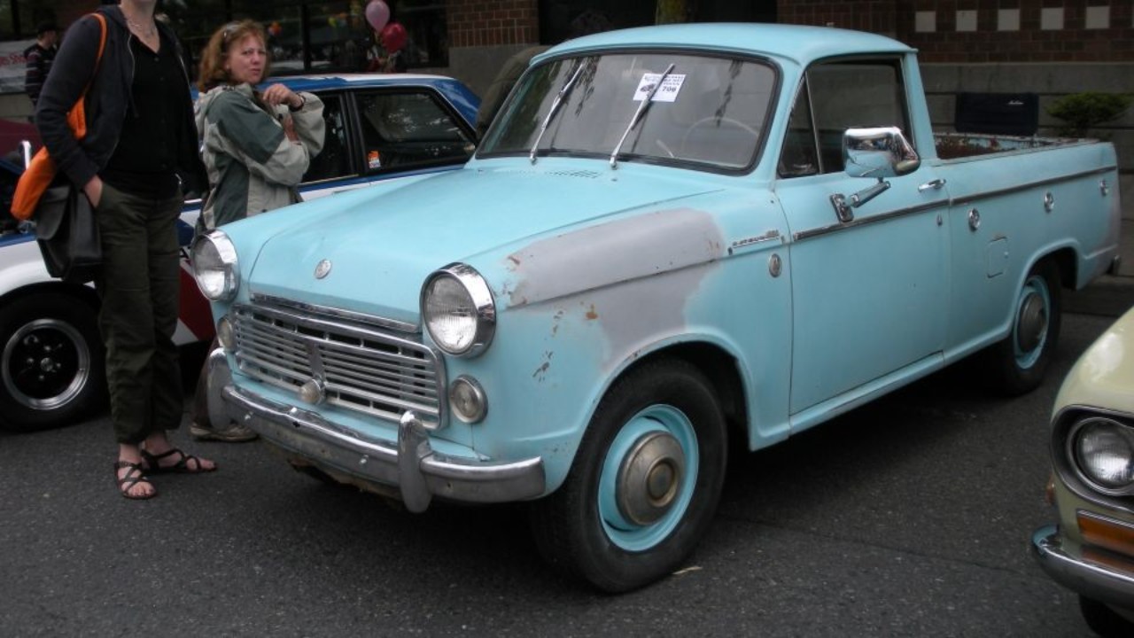 A 1964 Datsun NL320 pickup