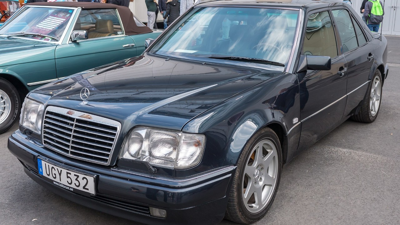 A Mercedes-Benz 500 E in its final E 500 Limited form