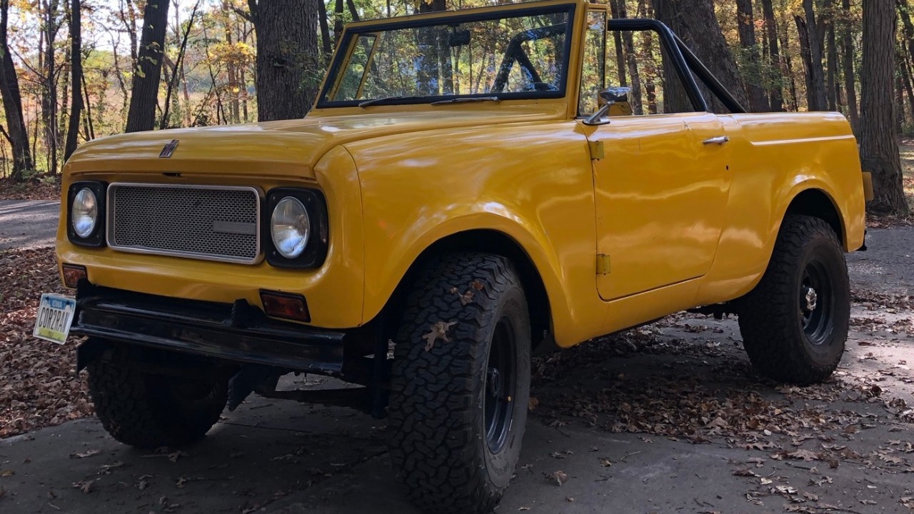 An International Scout 800A