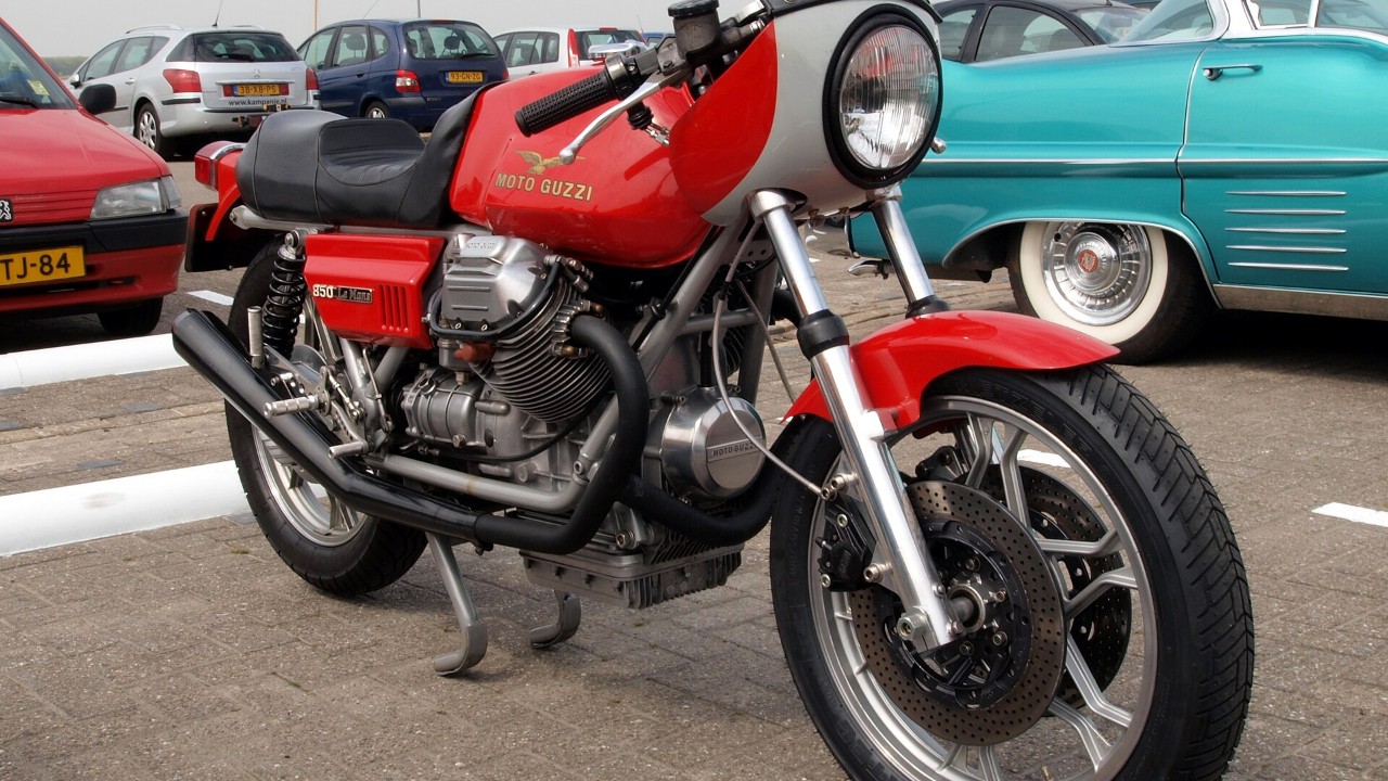 A red Moto Guzzi 850 Le Mans
