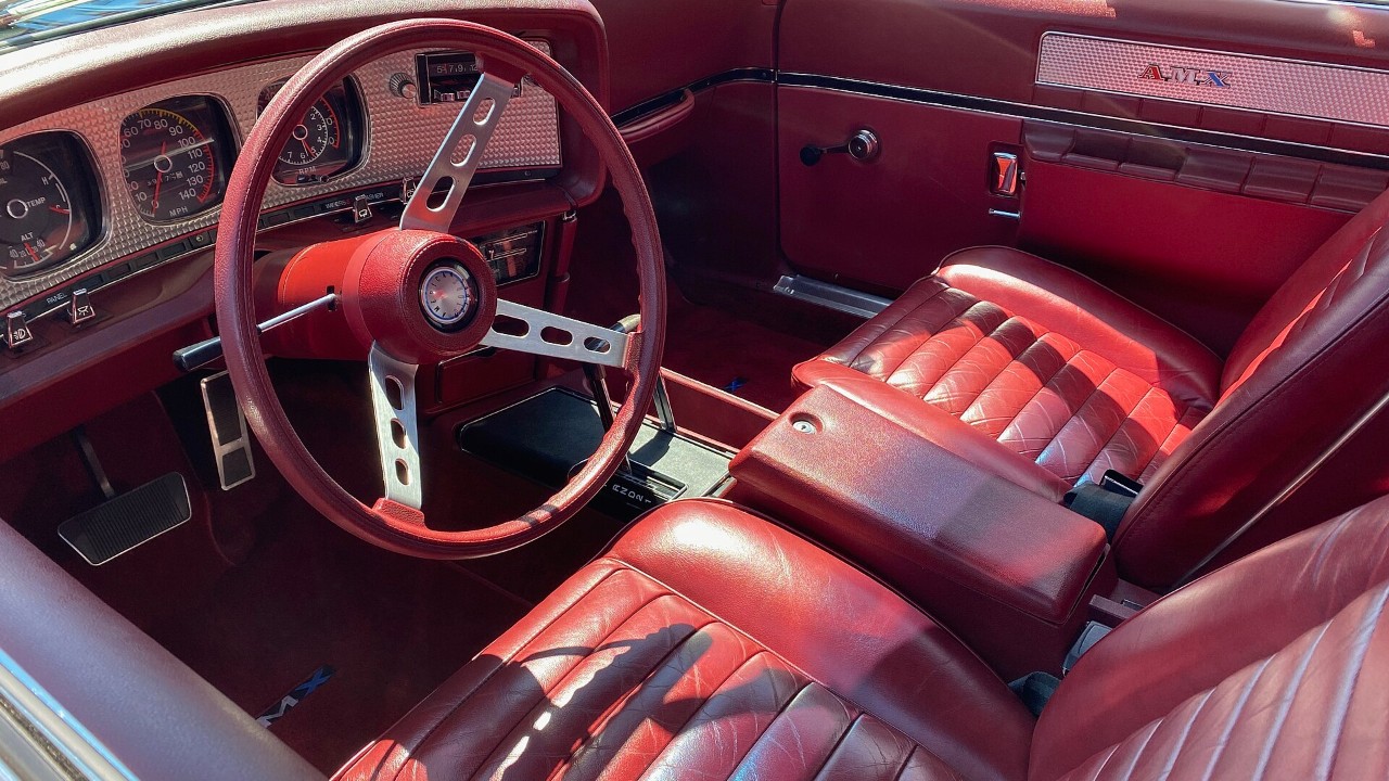 A 1971 AMC Javelin AMX, the first year of the 401 V8