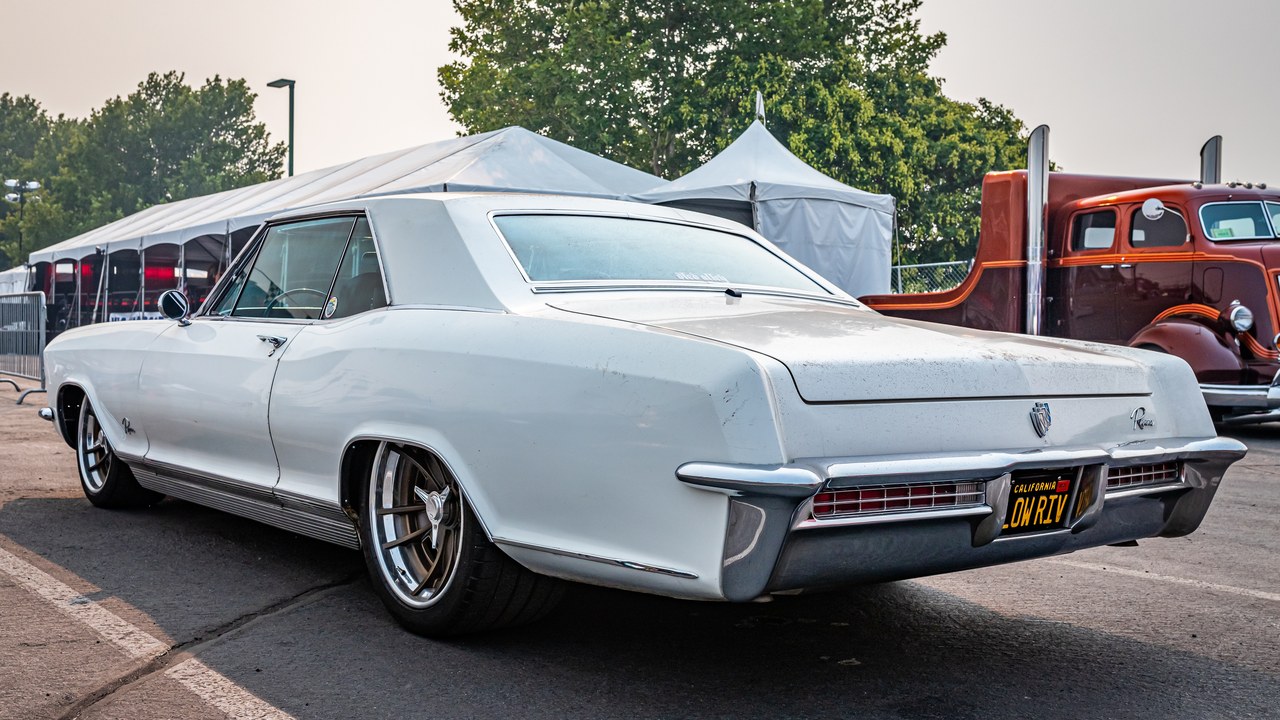 5 Buick Nailhead displacements and the cars that carried them