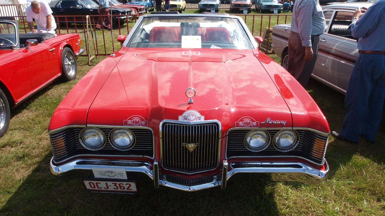 A 1971 Mercury Cougar XR-7