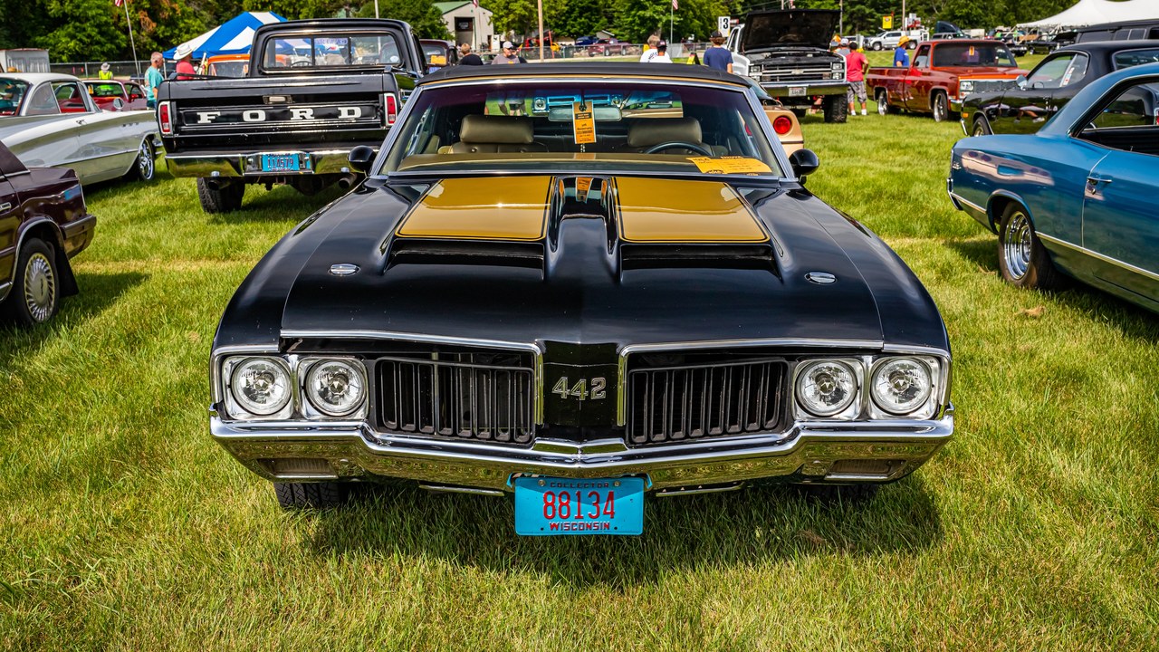 7 Oldsmobile 4-4-2 engines and what the numbers meant each year