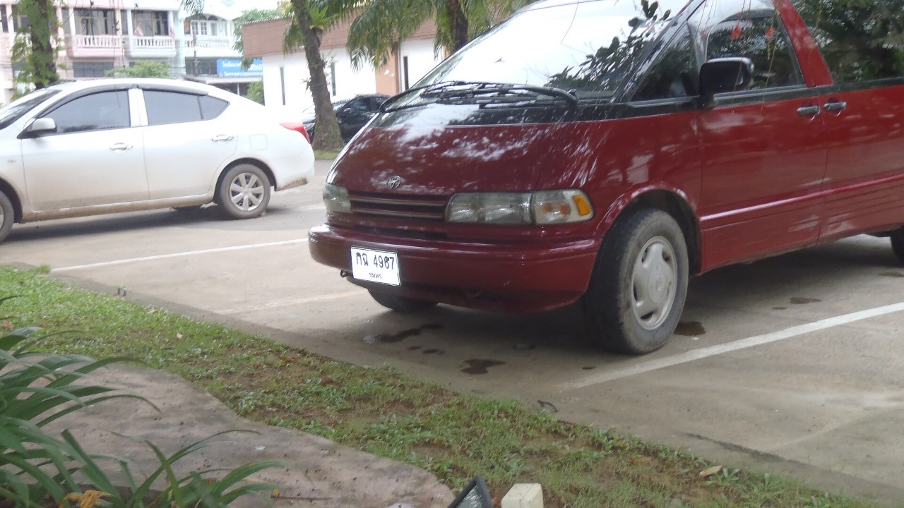 A 1991 Toyota Previa
